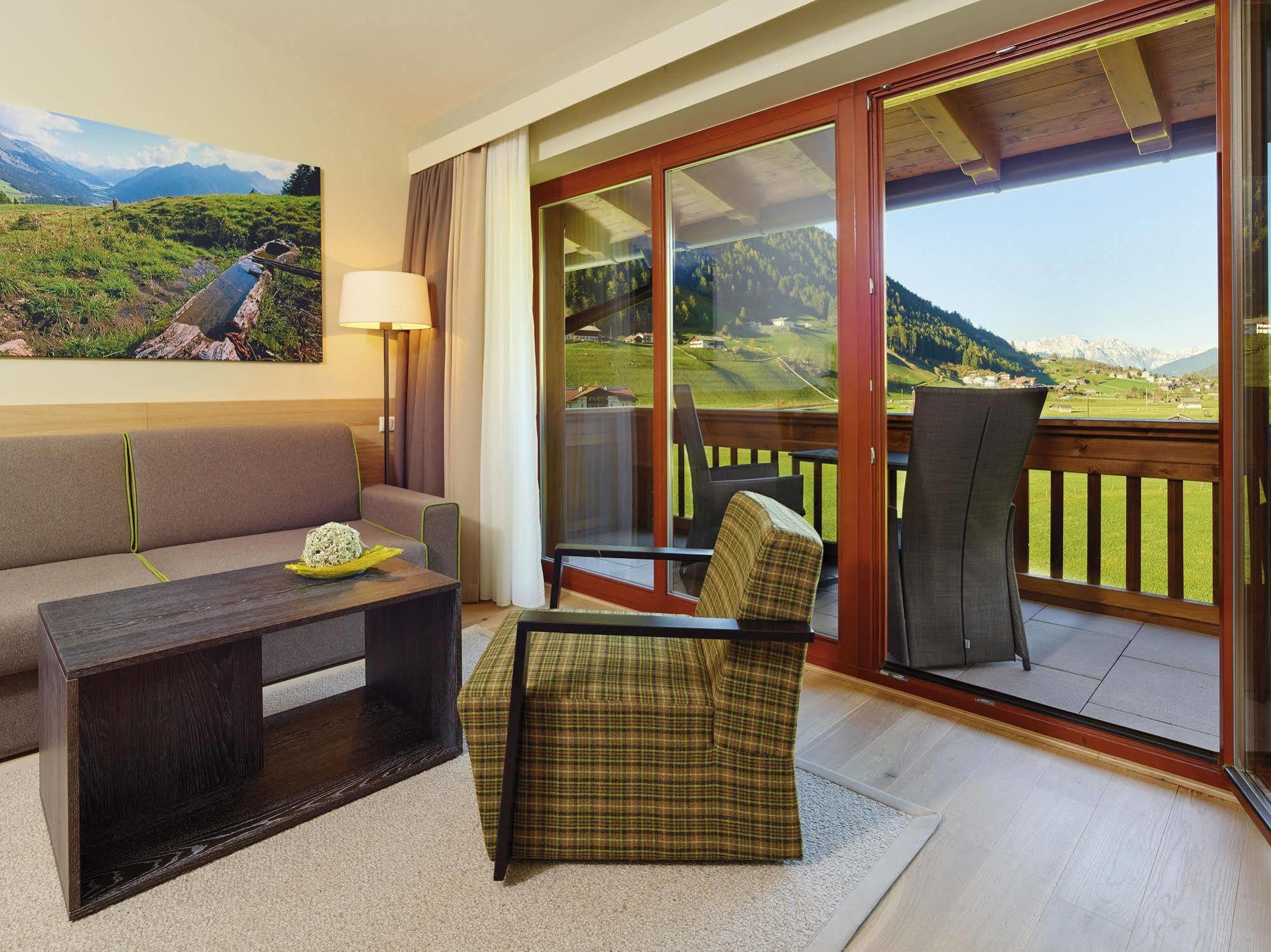 Alpeiner - Nature Resort Tirol Neustift im Stubaital Exteriör bild