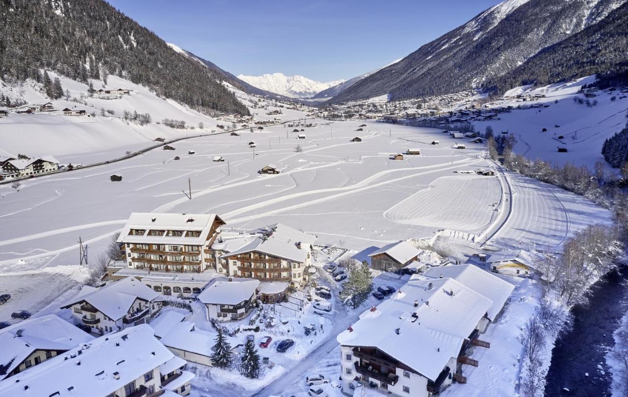 Alpeiner - Nature Resort Tirol Neustift im Stubaital Exteriör bild